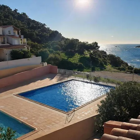 Magnifique Vue Sur Avec Piscine Апартаменты Сербер